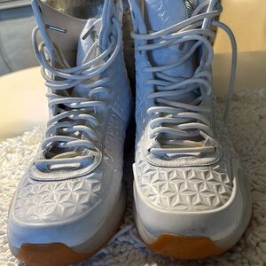 Kobe “White Gum” 10 elite high back Sz 12 men good condition